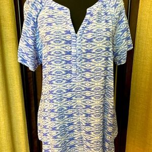 Blue and white blouse. Size X-Large. By Kim rogers. Buttons at top. Vet nice